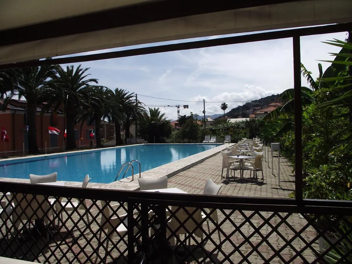 Bike And Breakfast Apartments Pietra Ligure Lägenhetshotell